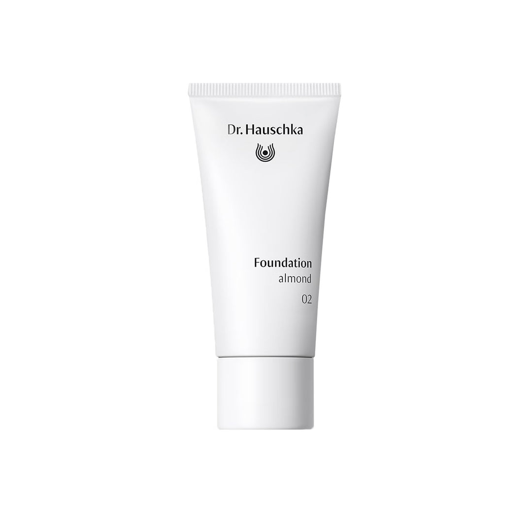 Dr. Hauschka Foundation 30 ml – Almond | Hazelnut | Nutmeg | Pecan – Natural Radiant Coverage