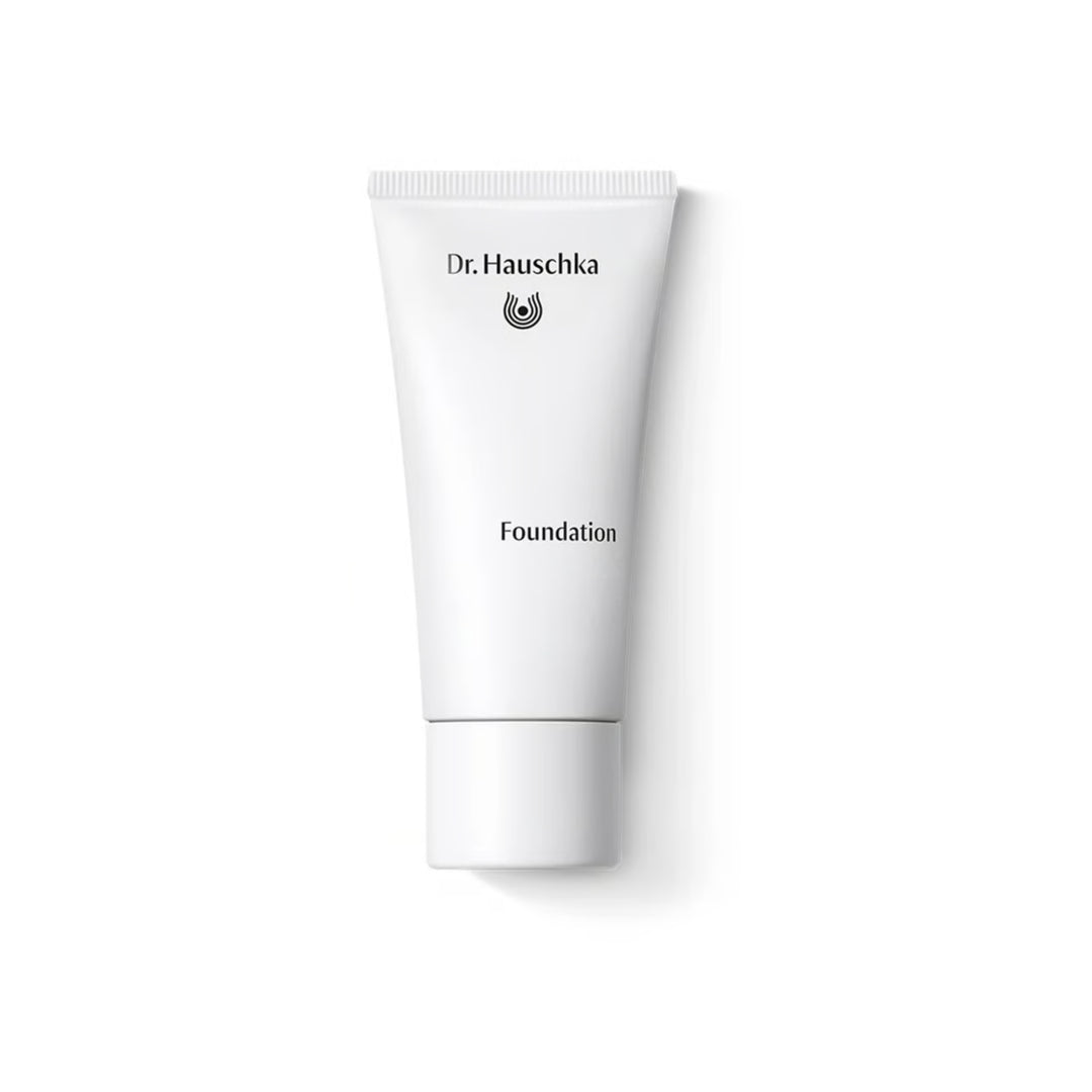 Dr. Hauschka Foundation 30 ml – Almond | Hazelnut | Nutmeg | Pecan – Natural Radiant Coverage